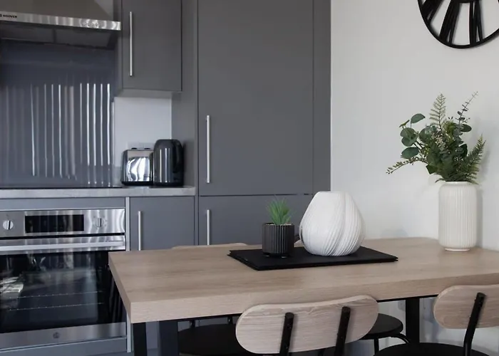 Smart 1 Bedroom Apartment In Ashford