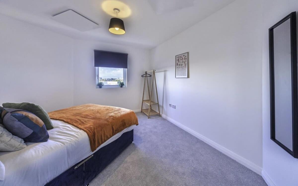 Smart 1 Bedroom In Ashford Apartment *