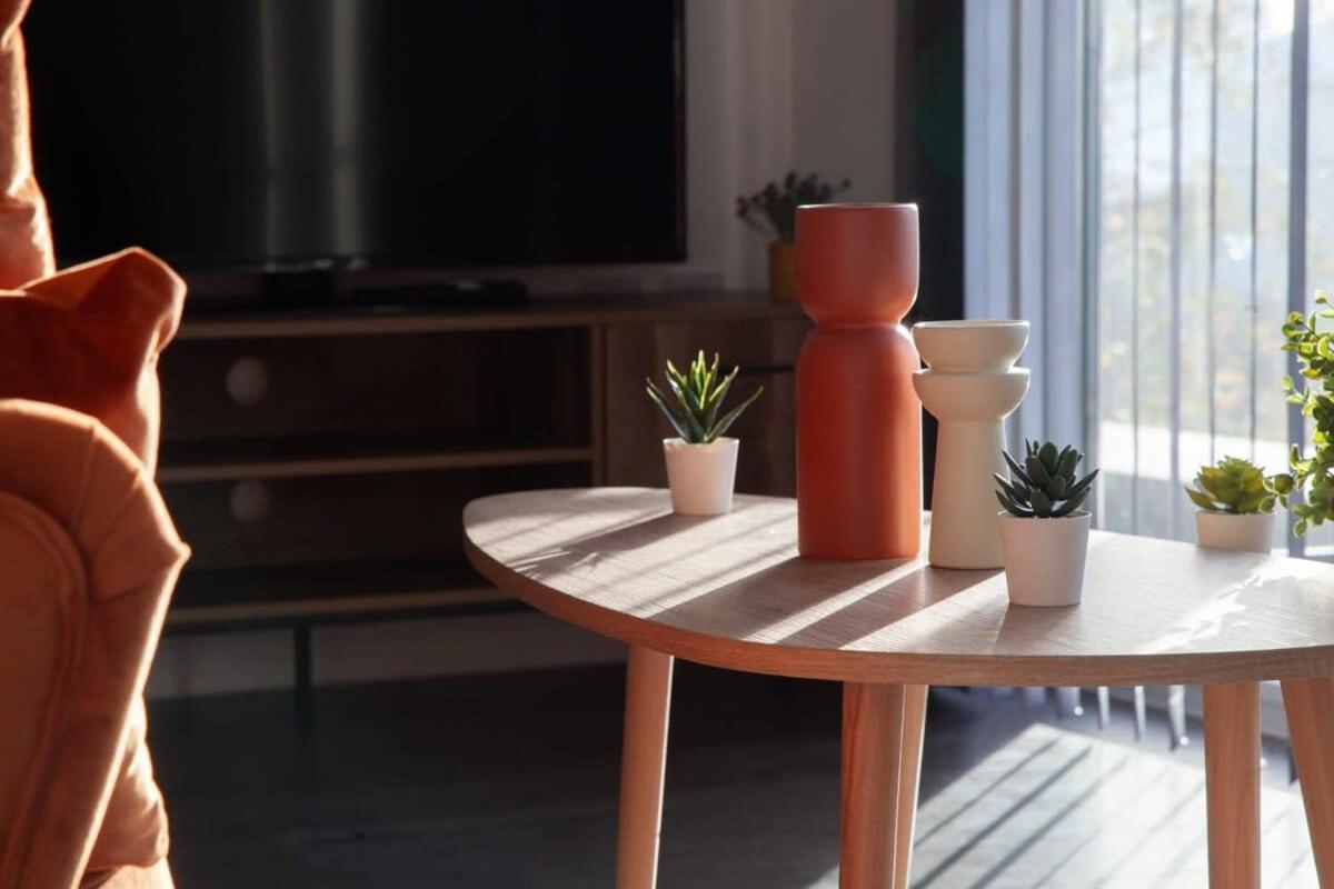 Smart 1 Bedroom In Ashford Apartment